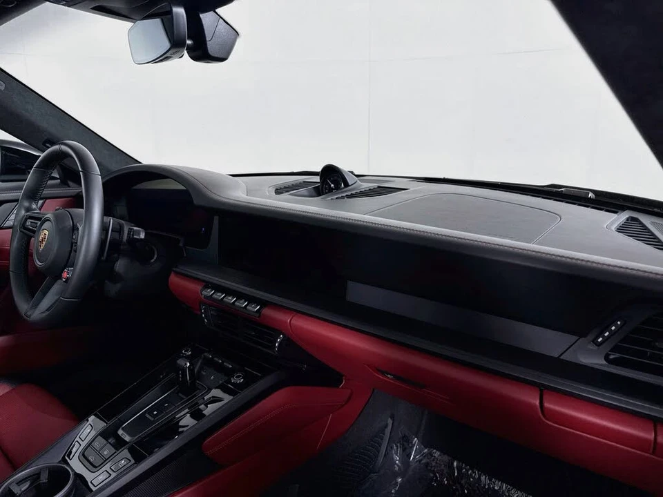 2025 Porsche 911 - Image 26 of 29
