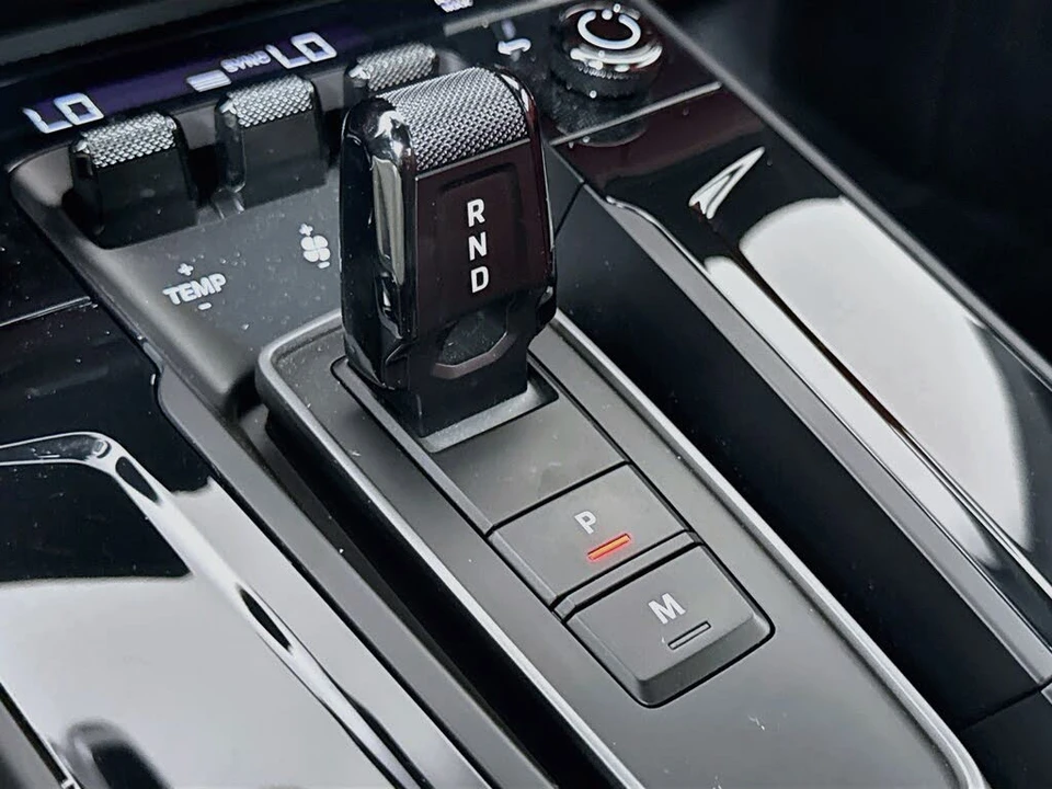 2025 Porsche 911 - Image 20 of 29