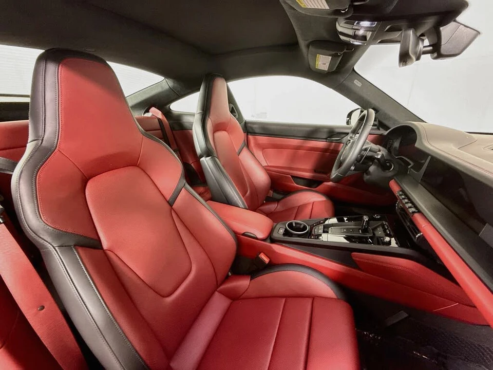 2025 Porsche 911 - Image 25 of 29