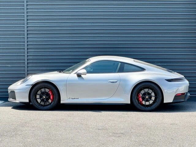 2025 Porsche 992 Carrera GTS - Image 2 of 31