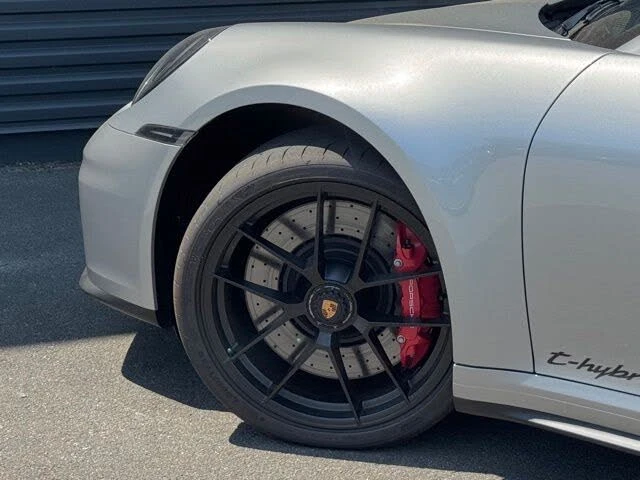 2025 Porsche 992 Carrera GTS - Image 12 of 31