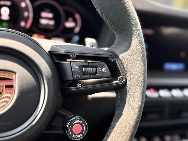2025 Porsche 992 Carrera GTS - Image 20 of 31