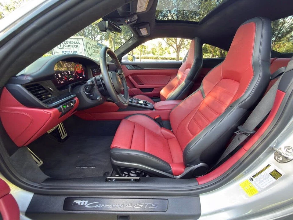 2025 Porsche 911 - Image 25 of 31