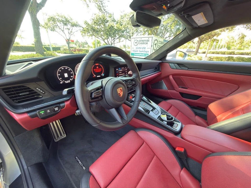 2025 Porsche 911 - Image 29 of 31