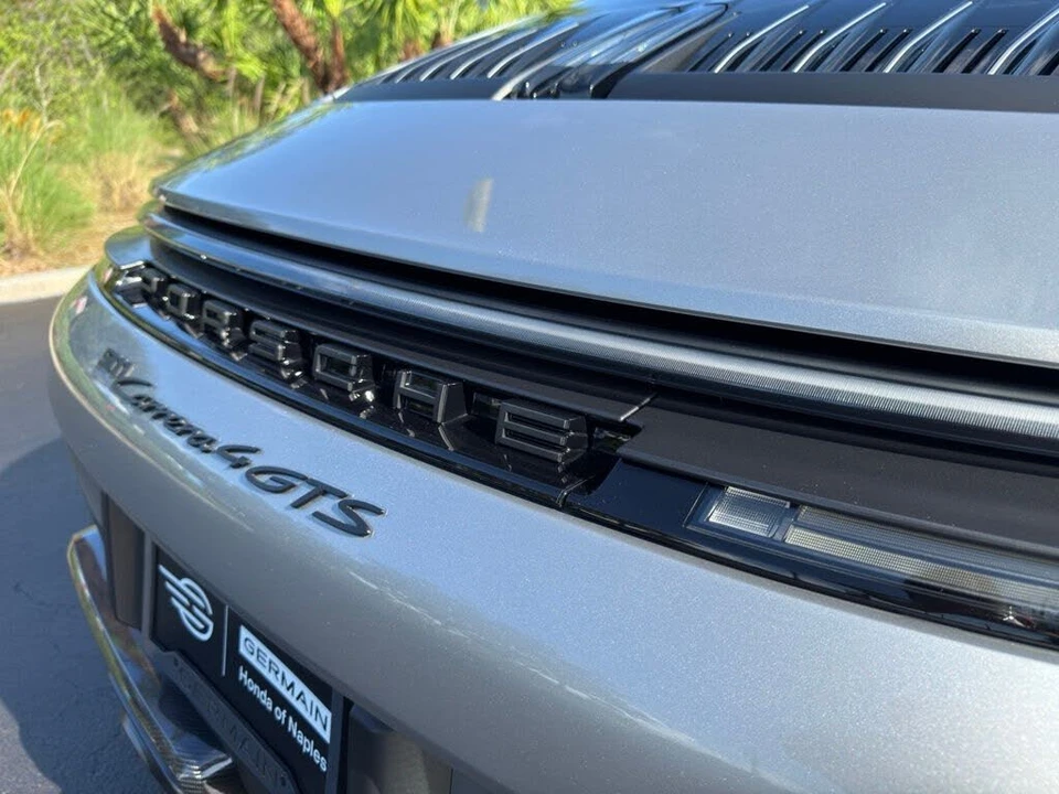2025 Porsche 911 - Image 21 of 31
