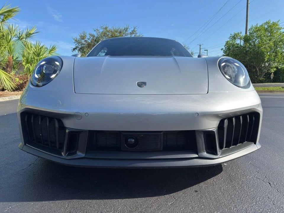 2025 Porsche 911 - Image 11 of 31
