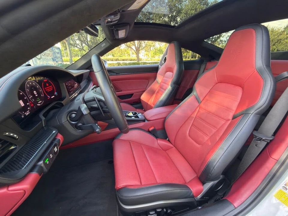 2025 Porsche 911 - Image 26 of 31