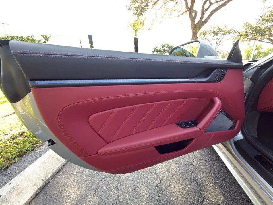 2025 Porsche 911 - Image 27 of 31