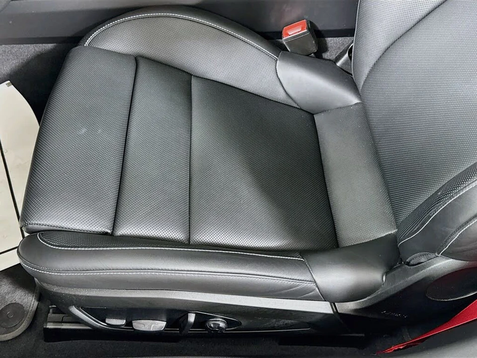 2025 Porsche 911 - Image 13 of 29