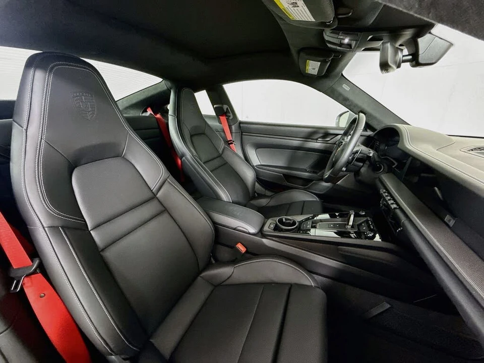 2025 Porsche 911 - Image 25 of 29