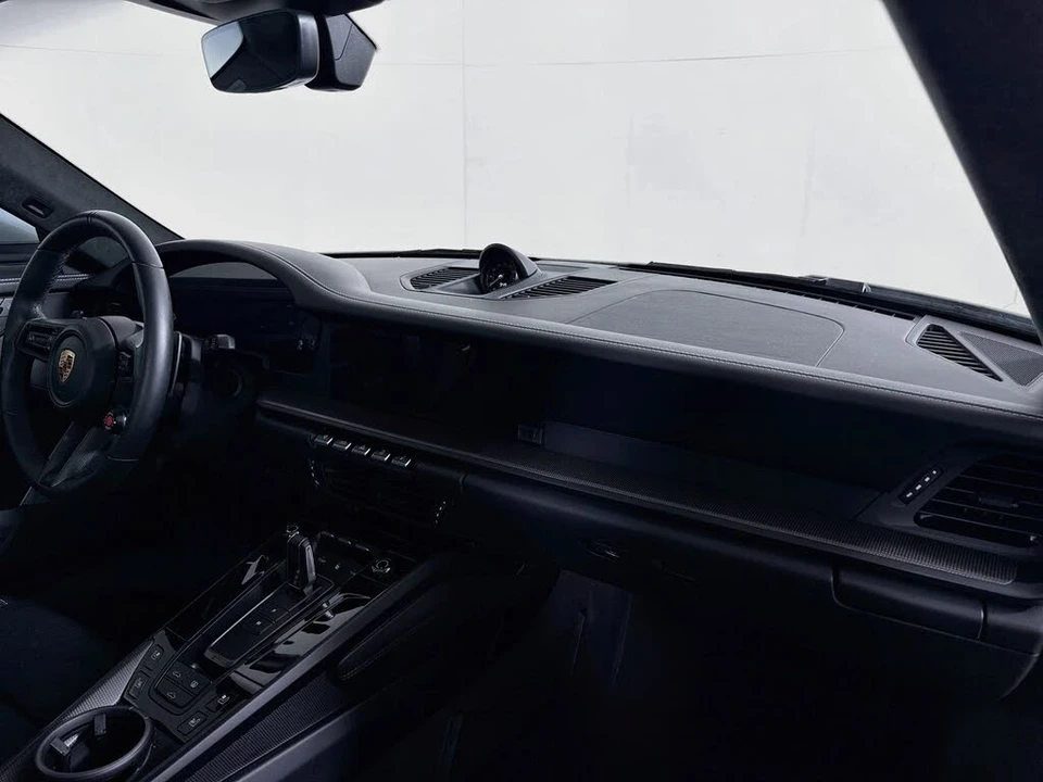 2025 Porsche 911 - Image 26 of 29
