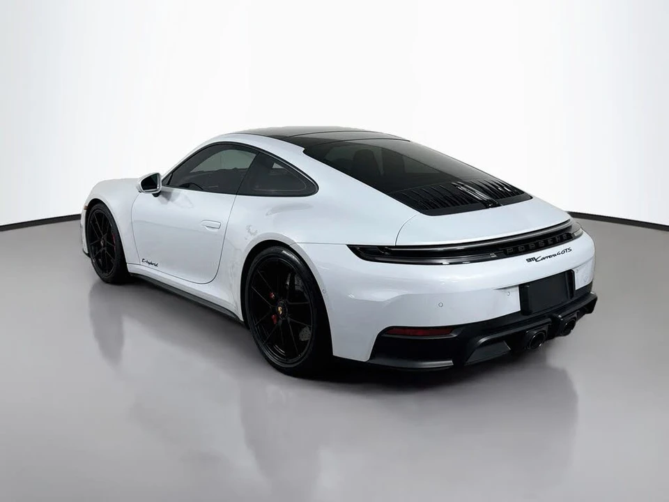 2025 Porsche 911 - Image 3 of 29