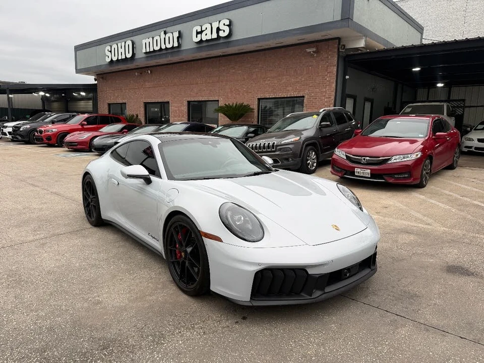 2025 Porsche 992 Carrera GTS - Image 2 of 31