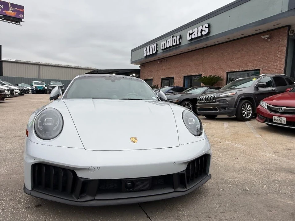 2025 Porsche 992 Carrera GTS - Image 8 of 31