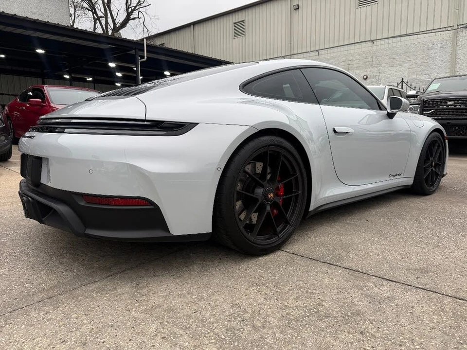 2025 Porsche 992 Carrera GTS - Image 4 of 31