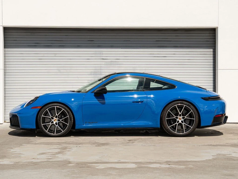2025 Porsche 992 Carrera GTS - Image 2 of 31