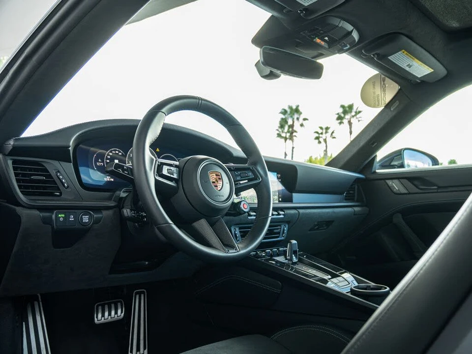 2025 Porsche 992 Carrera GTS - Image 4 of 31