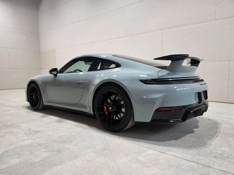 2025 Porsche 911 - Image 12 of 31