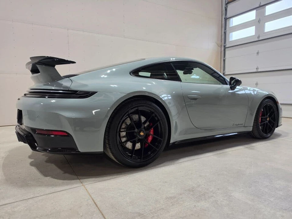2025 Porsche 911 - Image 5 of 31