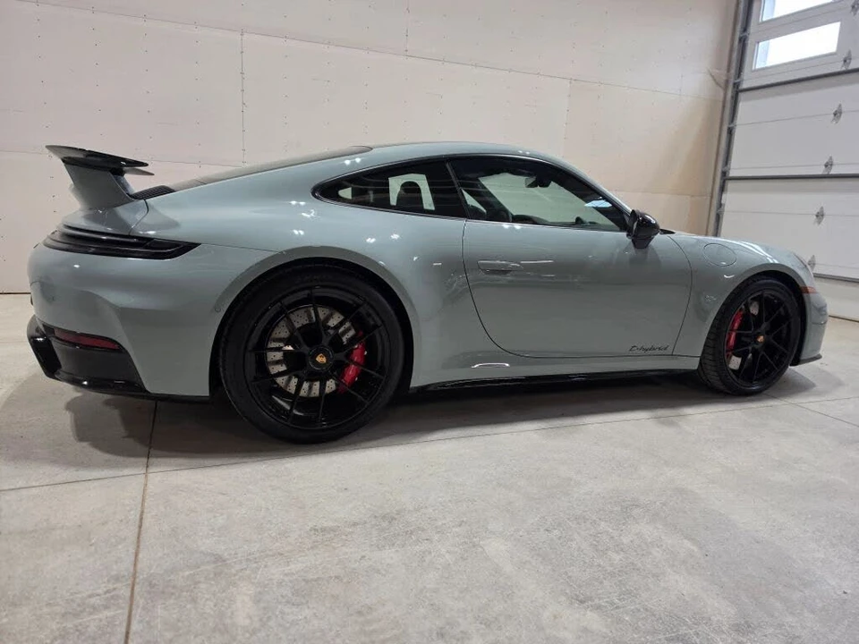 2025 Porsche 911 - Image 4 of 31