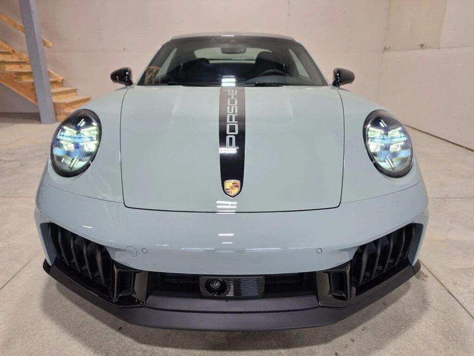 2025 Porsche 911 - Image 24 of 31