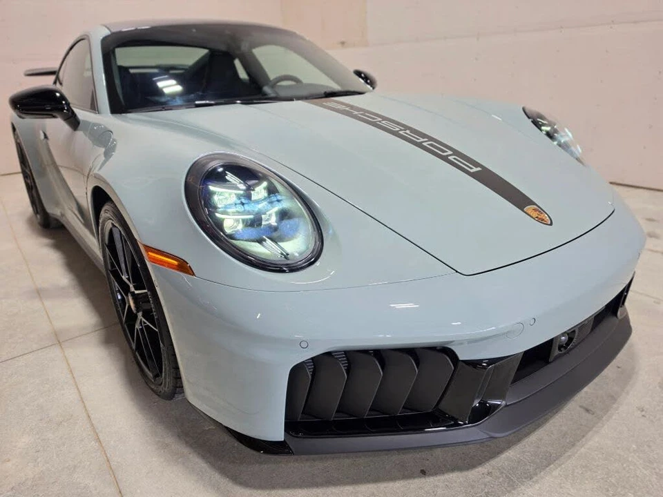 2025 Porsche 911 - Image 26 of 31