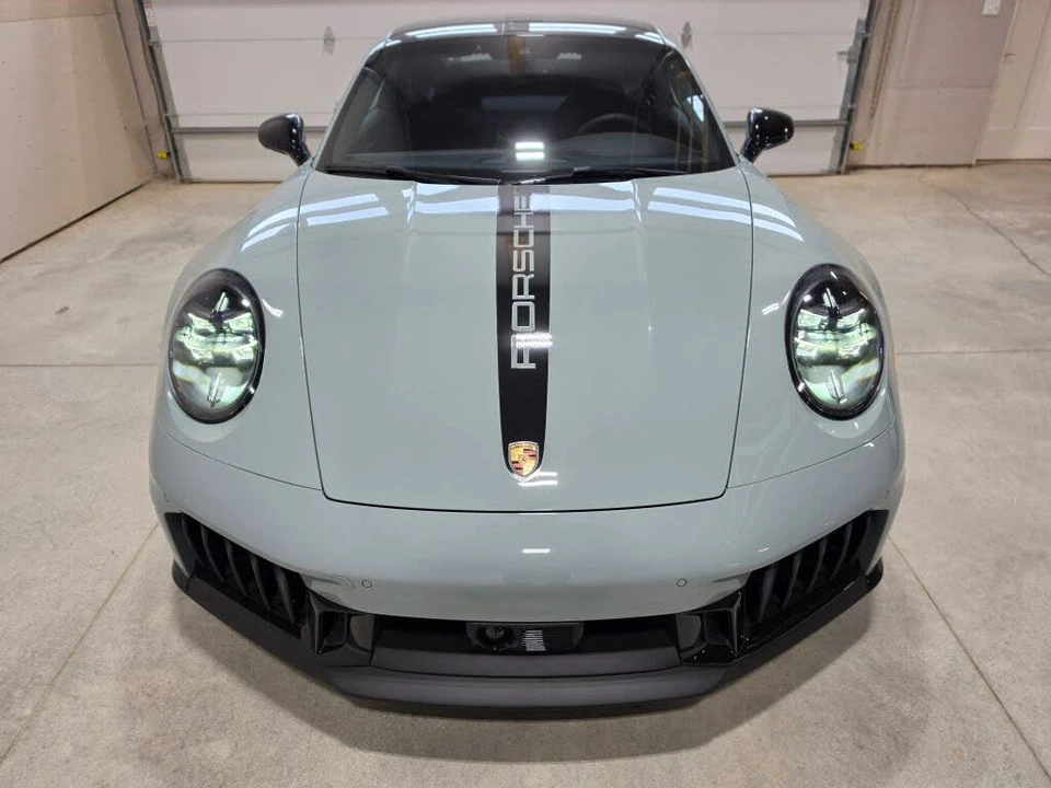 2025 Porsche 911 - Image 25 of 31