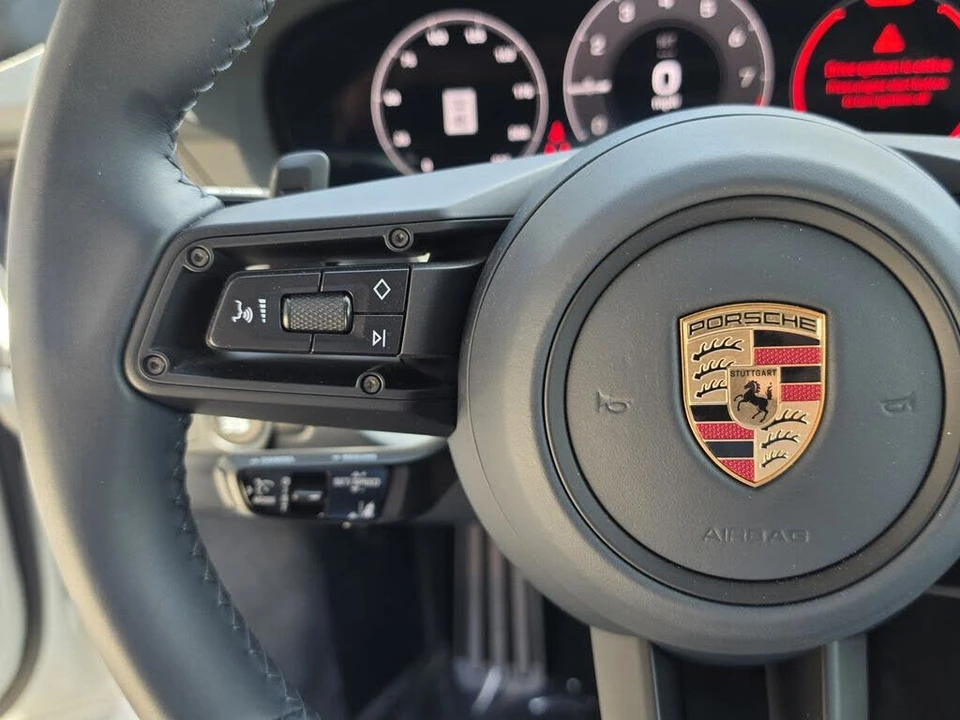 2025 Porsche 911 - Image 29 of 31