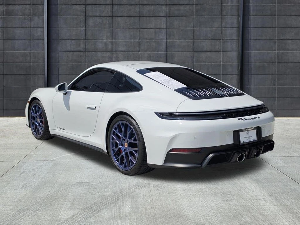 2025 Porsche 911 - Image 3 of 31