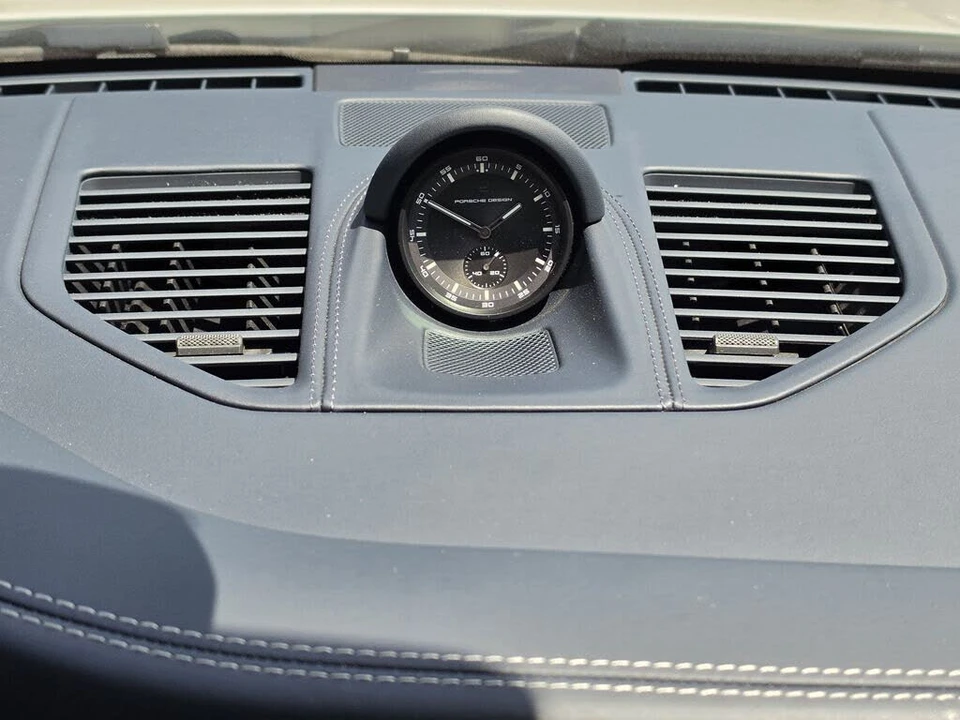 2025 Porsche 911 - Image 19 of 31