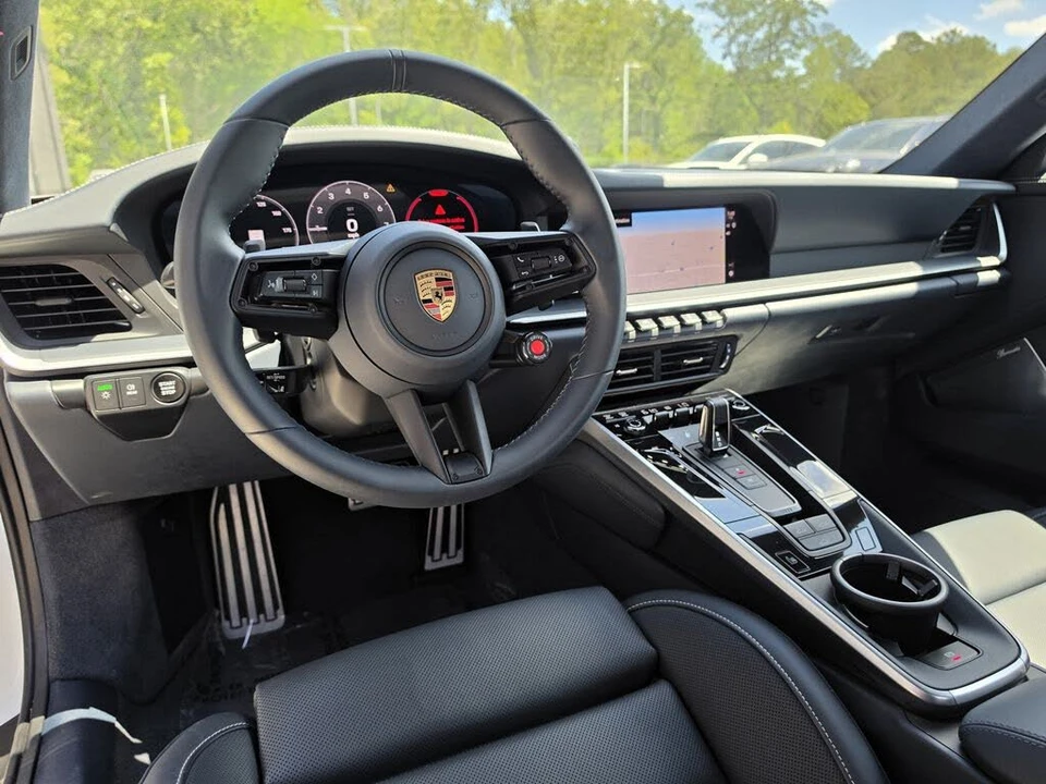 2025 Porsche 911 - Image 4 of 31