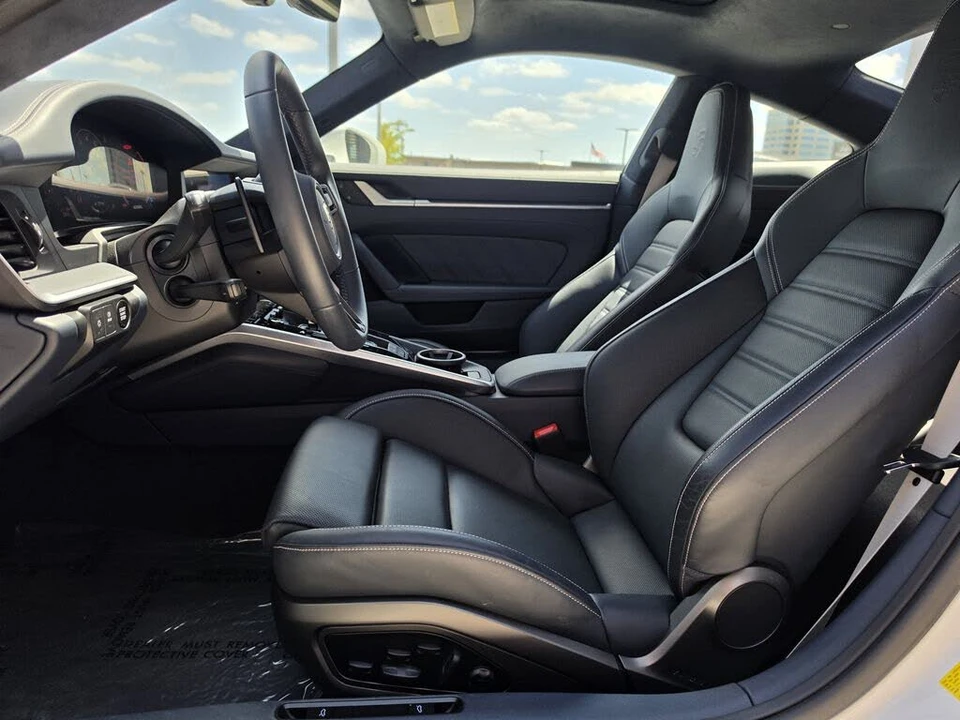 2025 Porsche 911 - Image 12 of 31