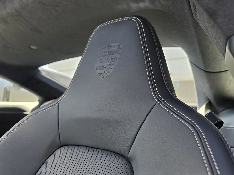2025 Porsche 911 - Image 17 of 31