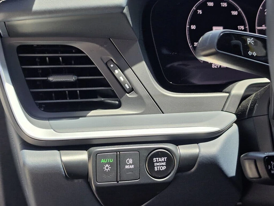 2025 Porsche 911 - Image 27 of 31