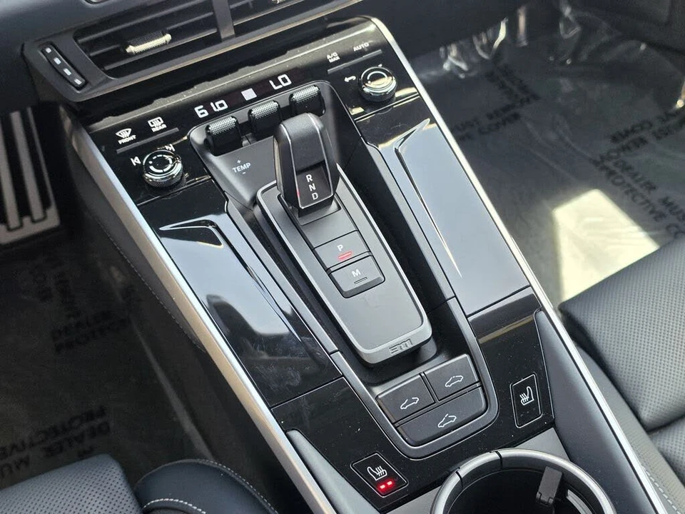 2025 Porsche 911 - Image 25 of 31