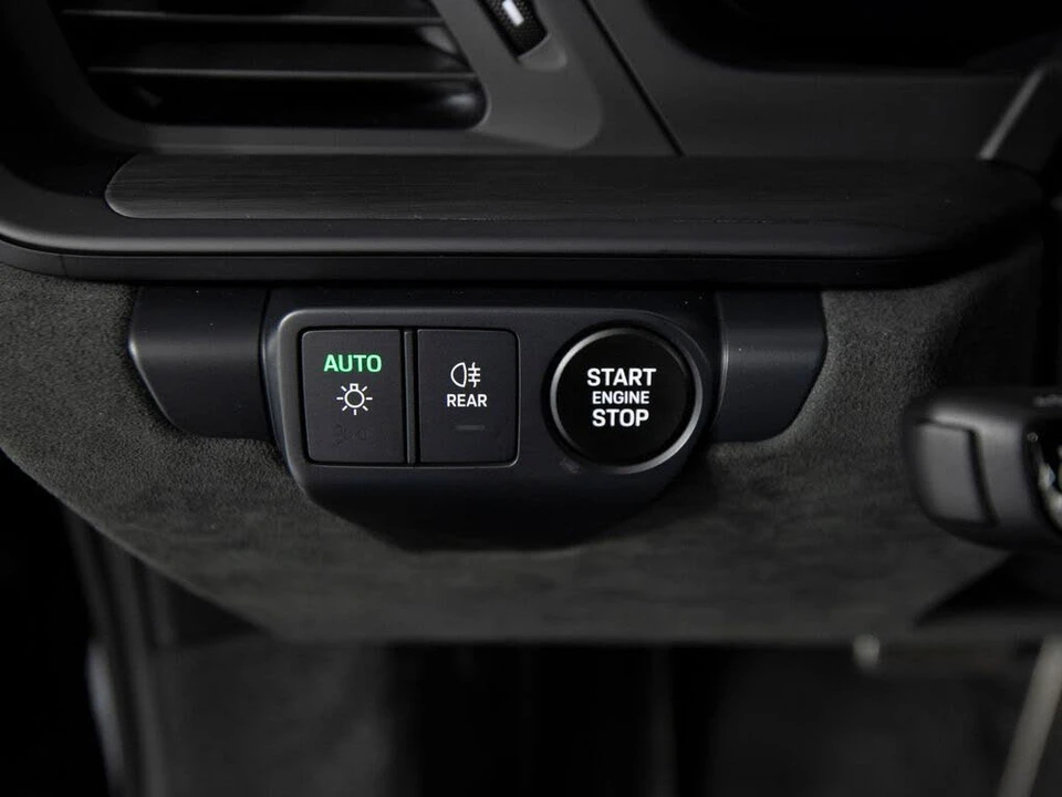 2025 Porsche 911 - Image 26 of 31