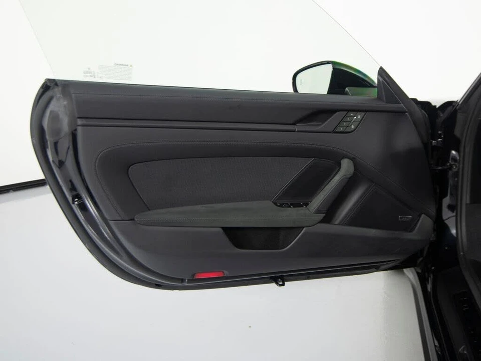 2025 Porsche 911 - Image 19 of 31