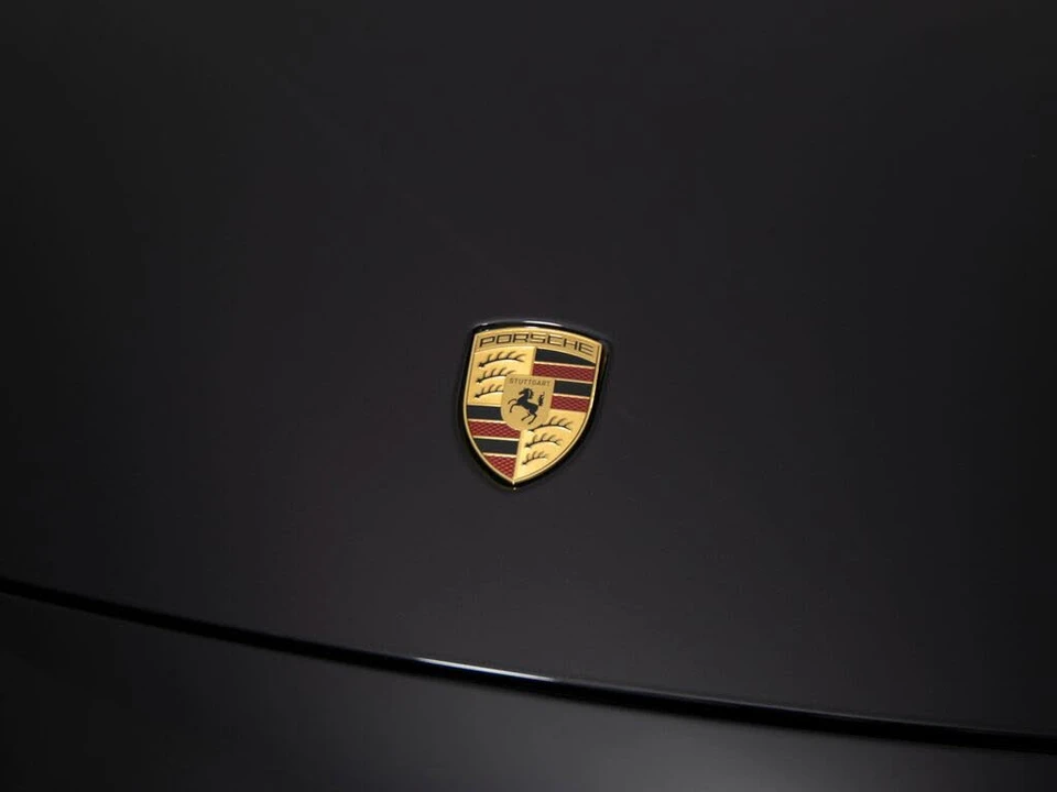 2025 Porsche 911 - Image 14 of 31