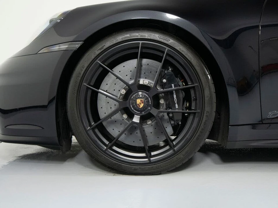 2025 Porsche 911 - Image 15 of 31