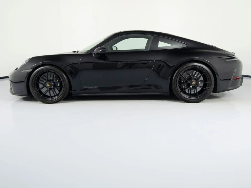 2025 Porsche 911 - Image 7 of 31