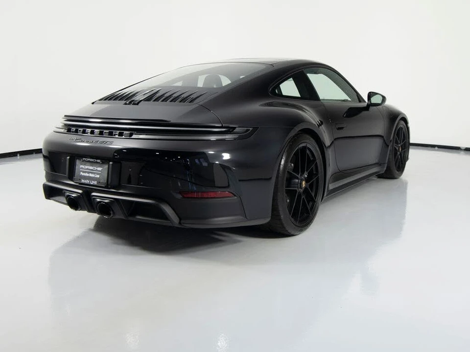 2025 Porsche 911 - Image 10 of 31