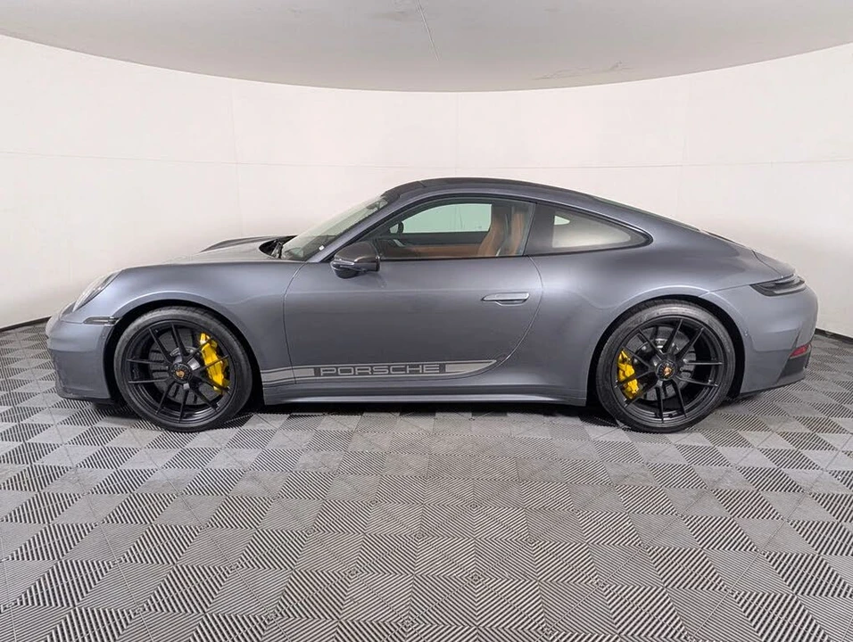 2025 Porsche 992 Carrera GTS - Image 2 of 31