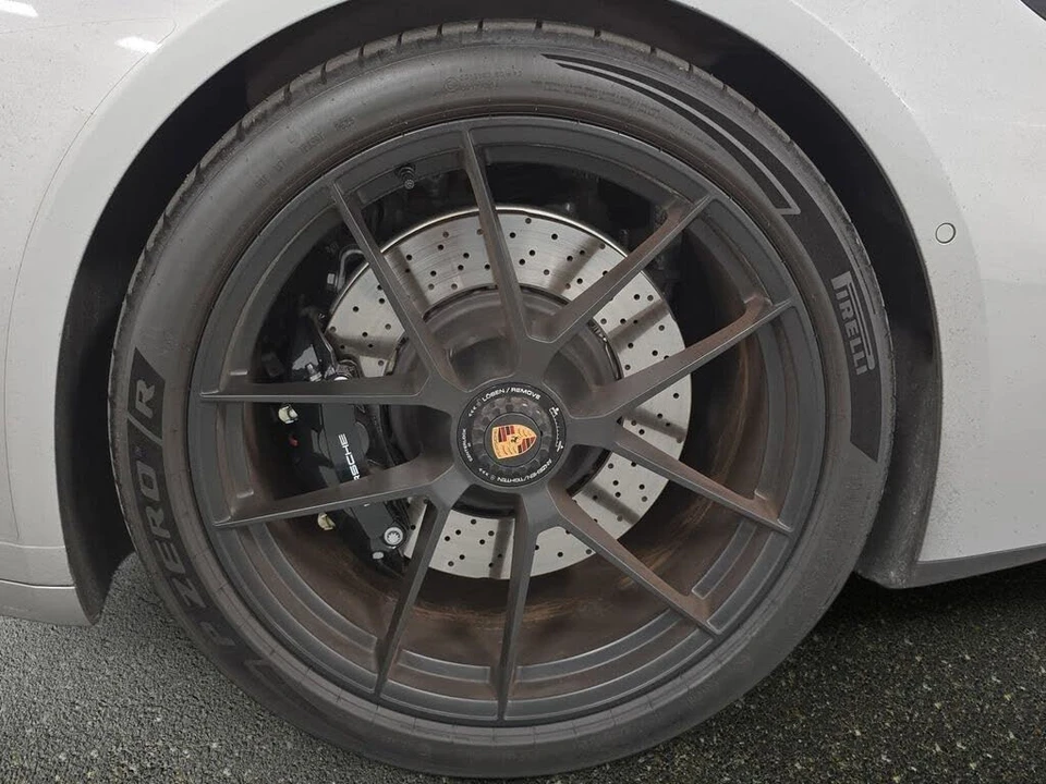2025 Porsche 992 Carrera GTS - Image 28 of 31