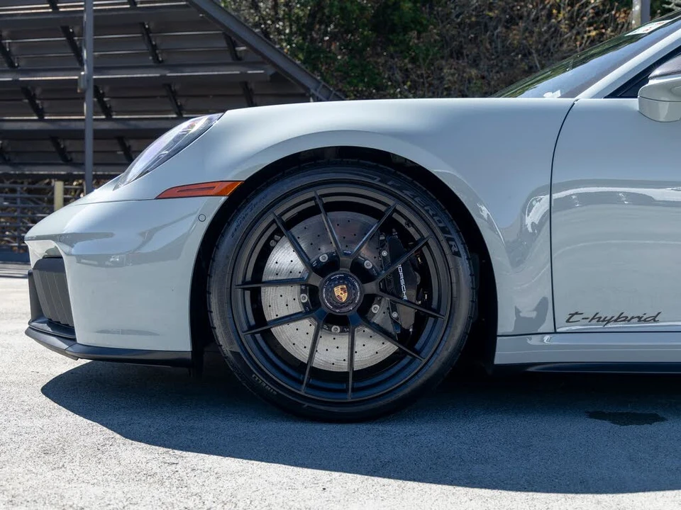 2025 Porsche 992 Carrera GTS - Image 13 of 31