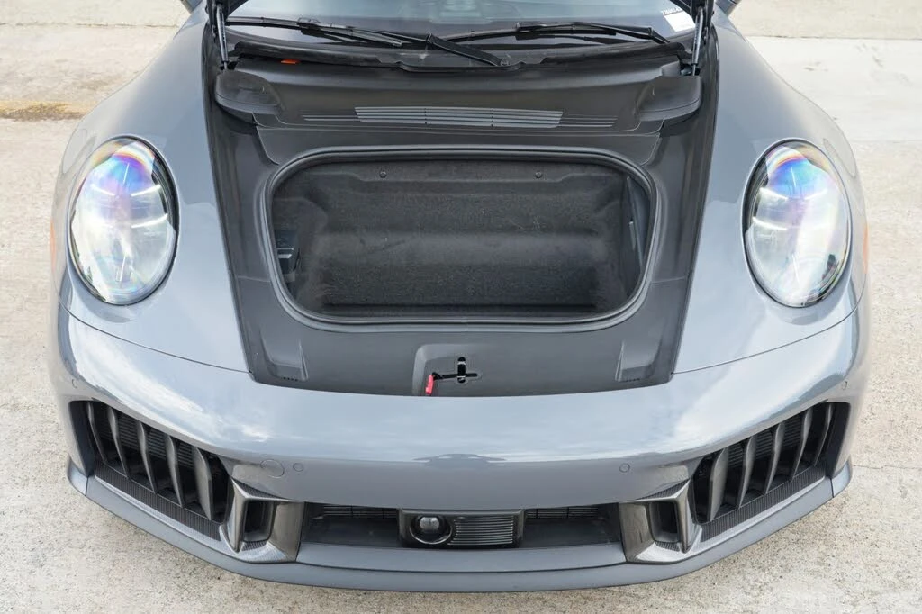 2025 Porsche 911 - Image 8 of 31