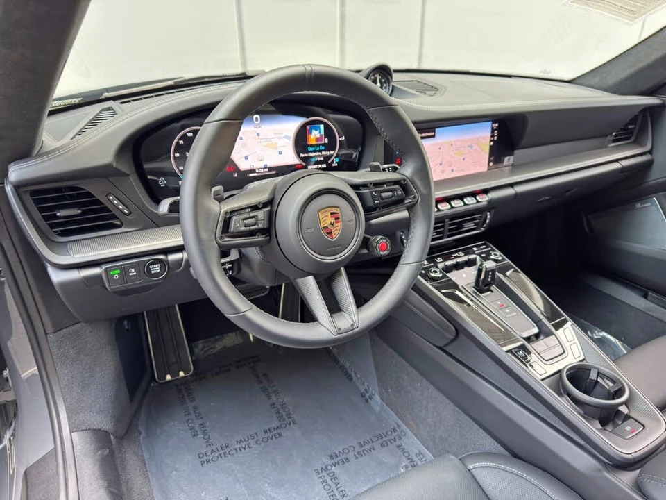 2025 Porsche 911 - Image 13 of 31
