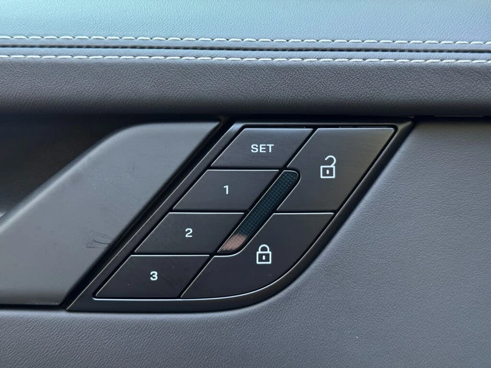 2025 Porsche 911 - Image 17 of 31