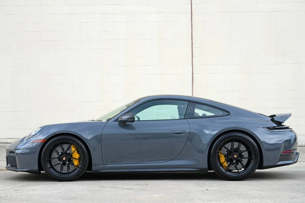 2025 Porsche 911 - Image 9 of 31