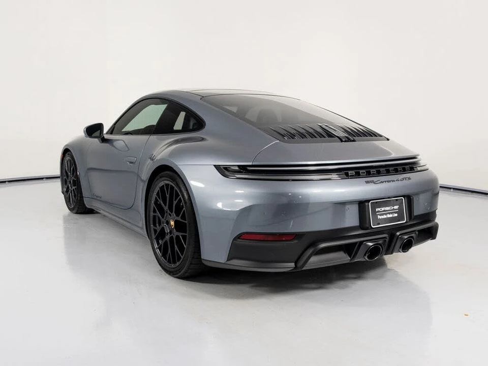 2025 Porsche 911 - Image 8 of 31