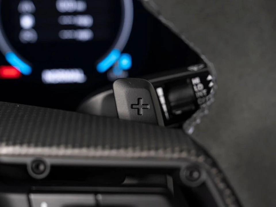 2025 Porsche 911 - Image 28 of 31